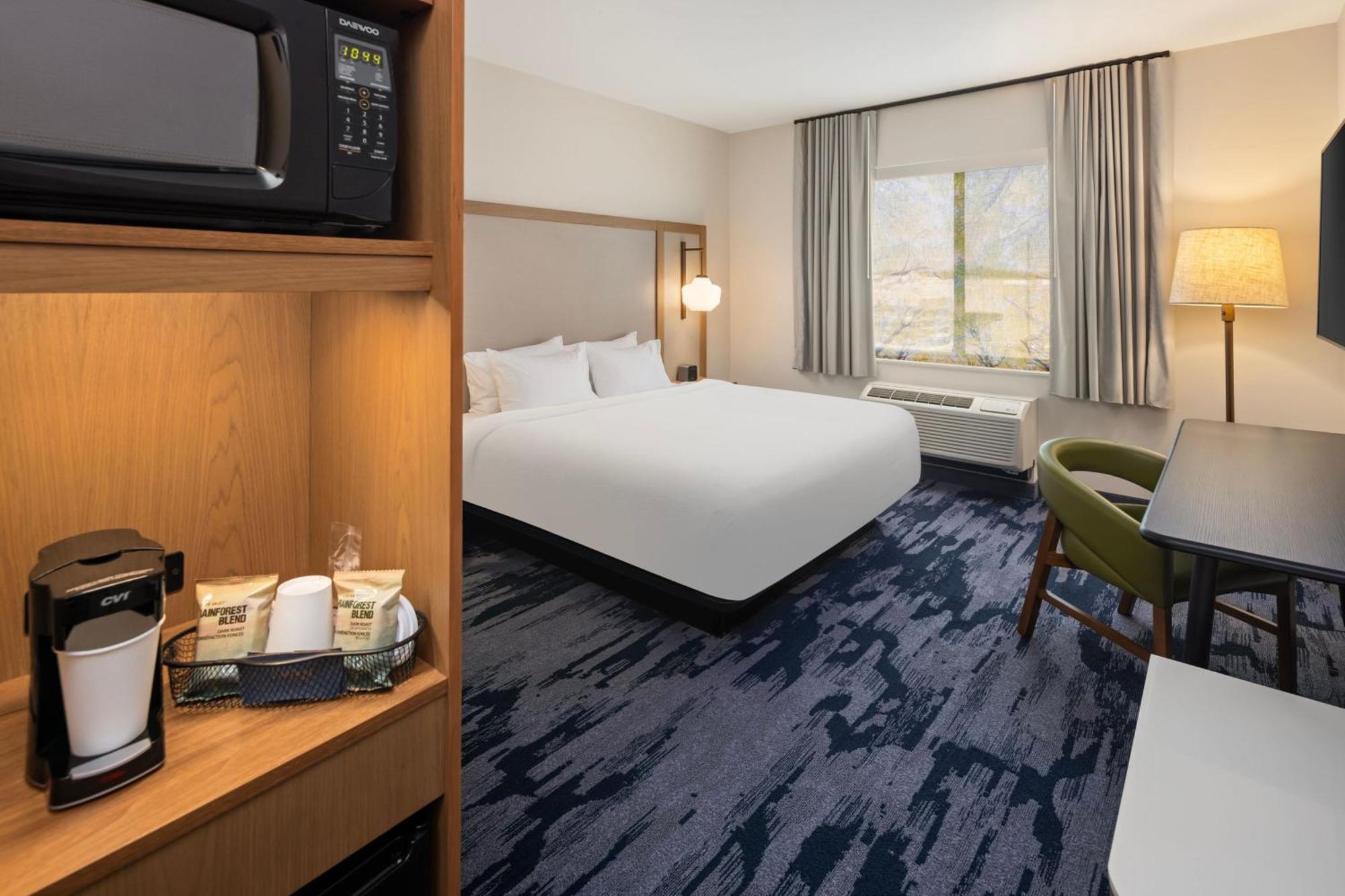 Fairfield Inn & Suites By Marriott Alexandria Bagian luar foto
