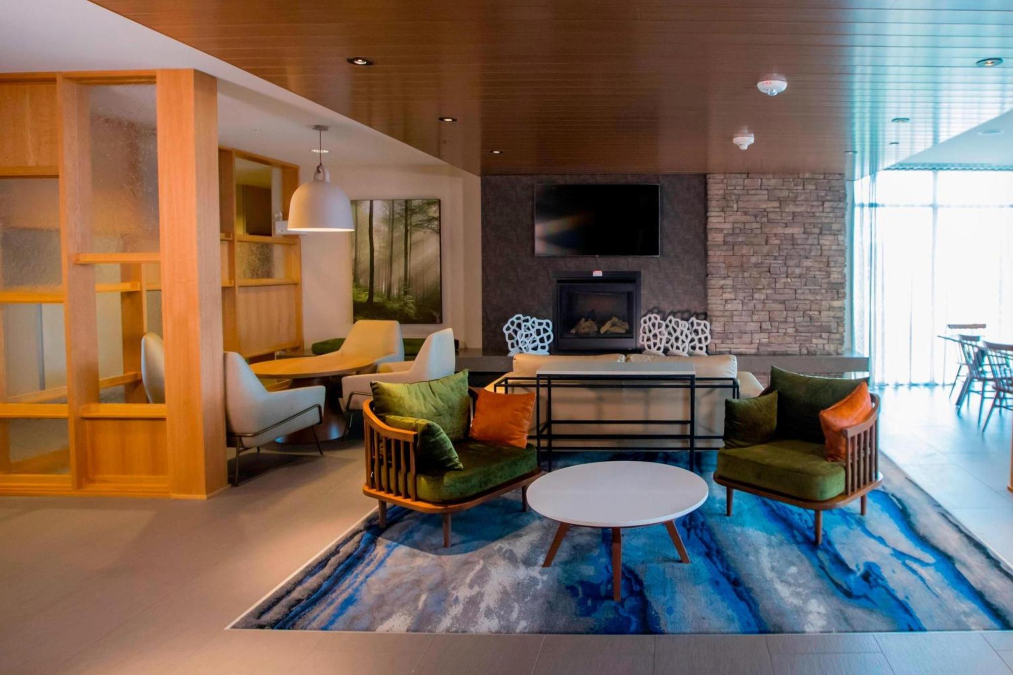 Fairfield Inn & Suites By Marriott Alexandria Bagian luar foto