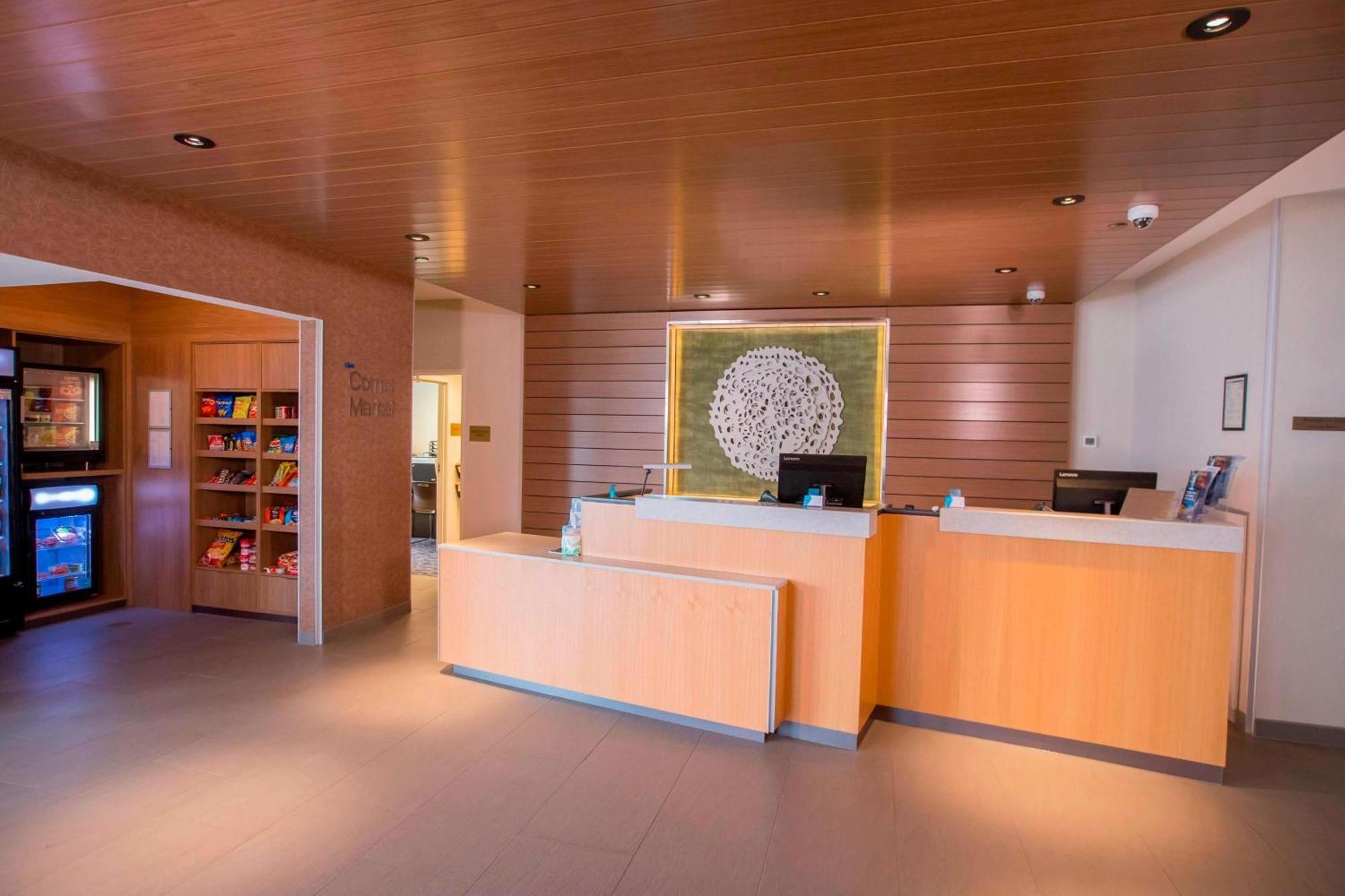 Fairfield Inn & Suites By Marriott Alexandria Bagian luar foto