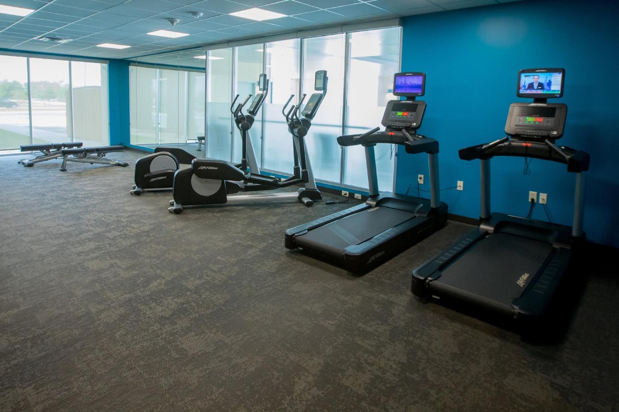 Fairfield Inn & Suites By Marriott Alexandria Bagian luar foto