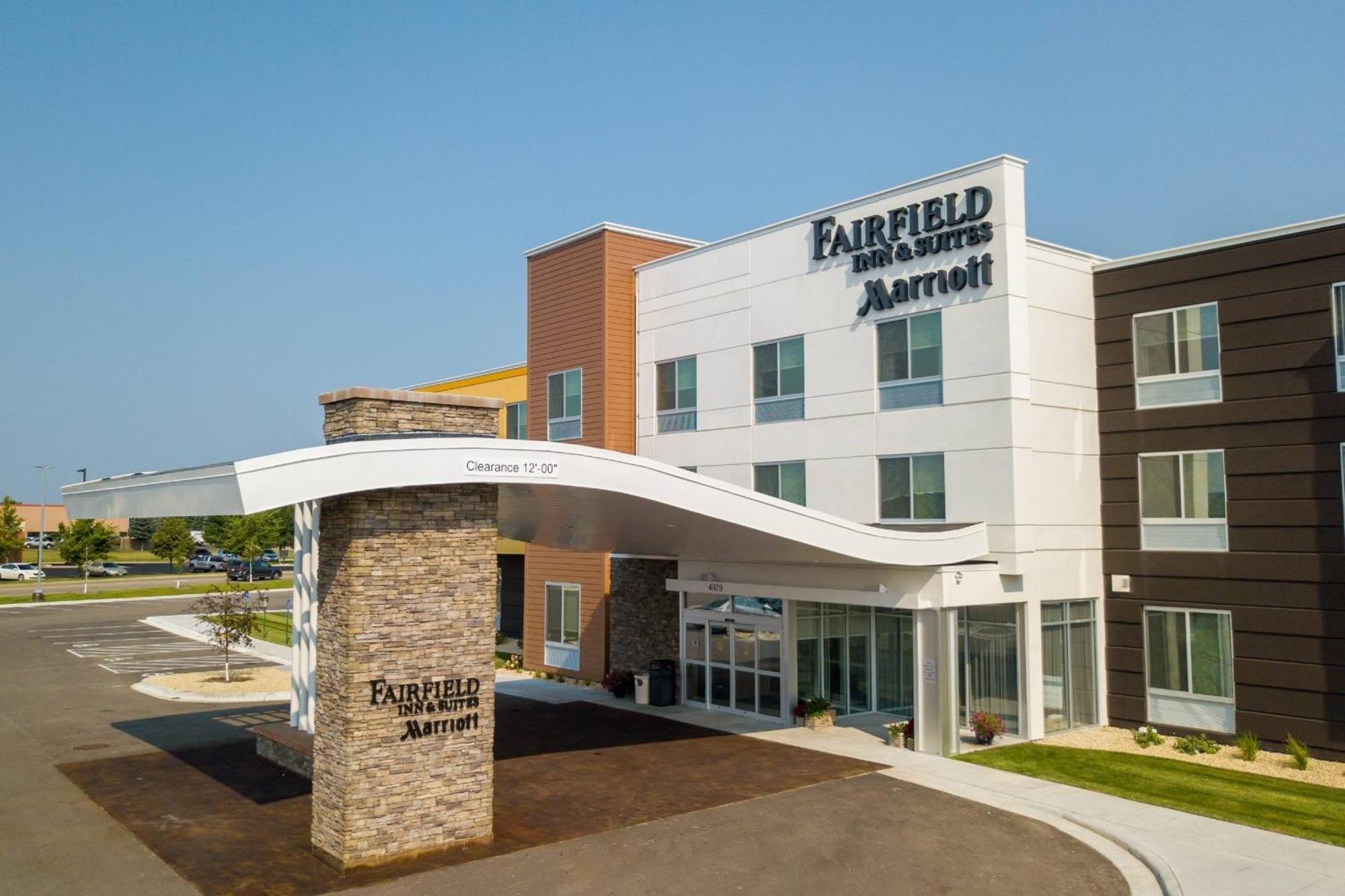 Fairfield Inn & Suites By Marriott Alexandria Bagian luar foto